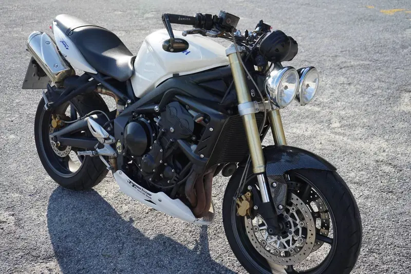 Triumph Street Triple (2007 - 12) (7)