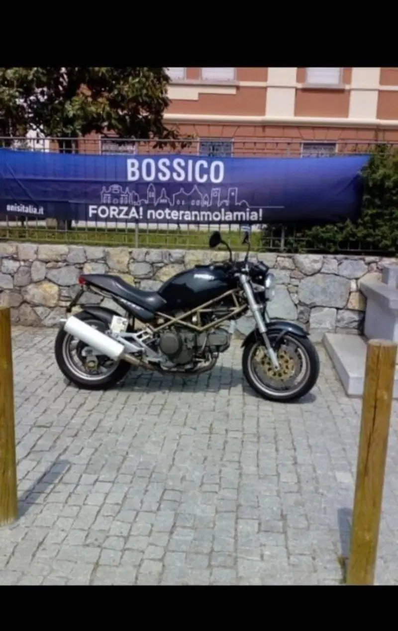 Ducati monster 750 (2)