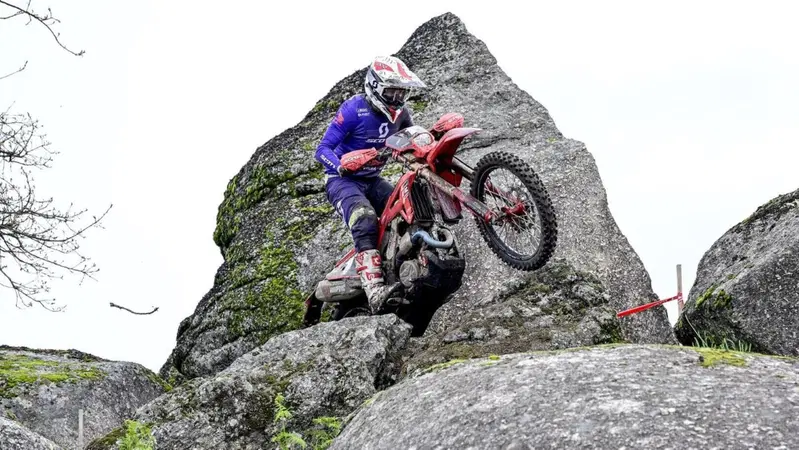 EnduroGP. Portogallo 1, Day 2 incredibile, vince Holcombe! [GALLERY]