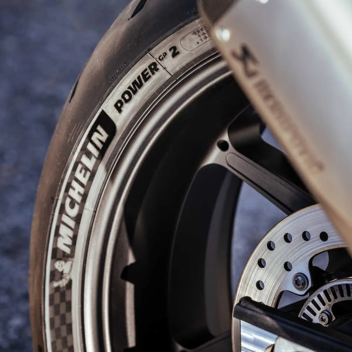 Michelin Power GP2 Vs Power 6: ecco come vanno e quale scegliere (5)