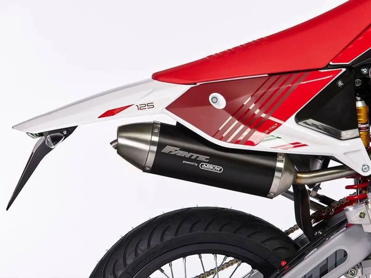 Fantic Motor XMF 125 Competition (2025 - 26) (10)