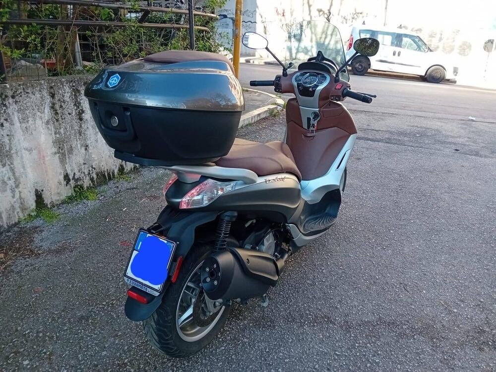 Piaggio Beverly 350 Police ABS-ASR (2018 - 20) (4)