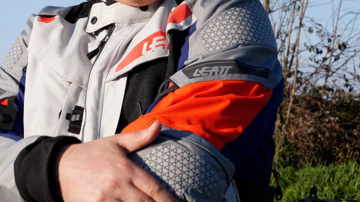 Recensito: LEATT Adventure 7.5, completo giacca e pantalone [VIDEO] (3)