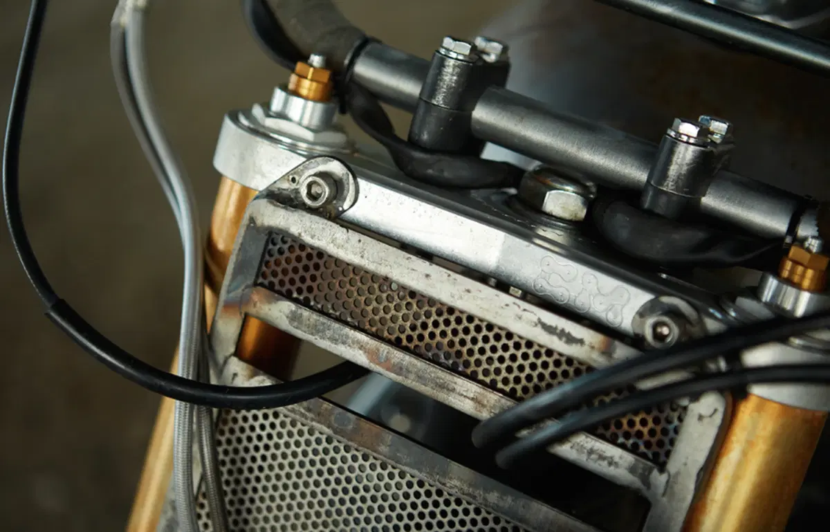 Classified Moto Honda Nighthawk “The Walking Dead” (8)