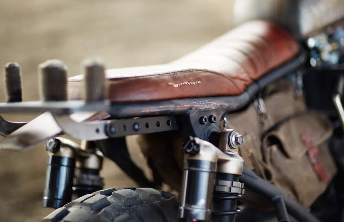 Classified Moto Honda Nighthawk “The Walking Dead” (10)