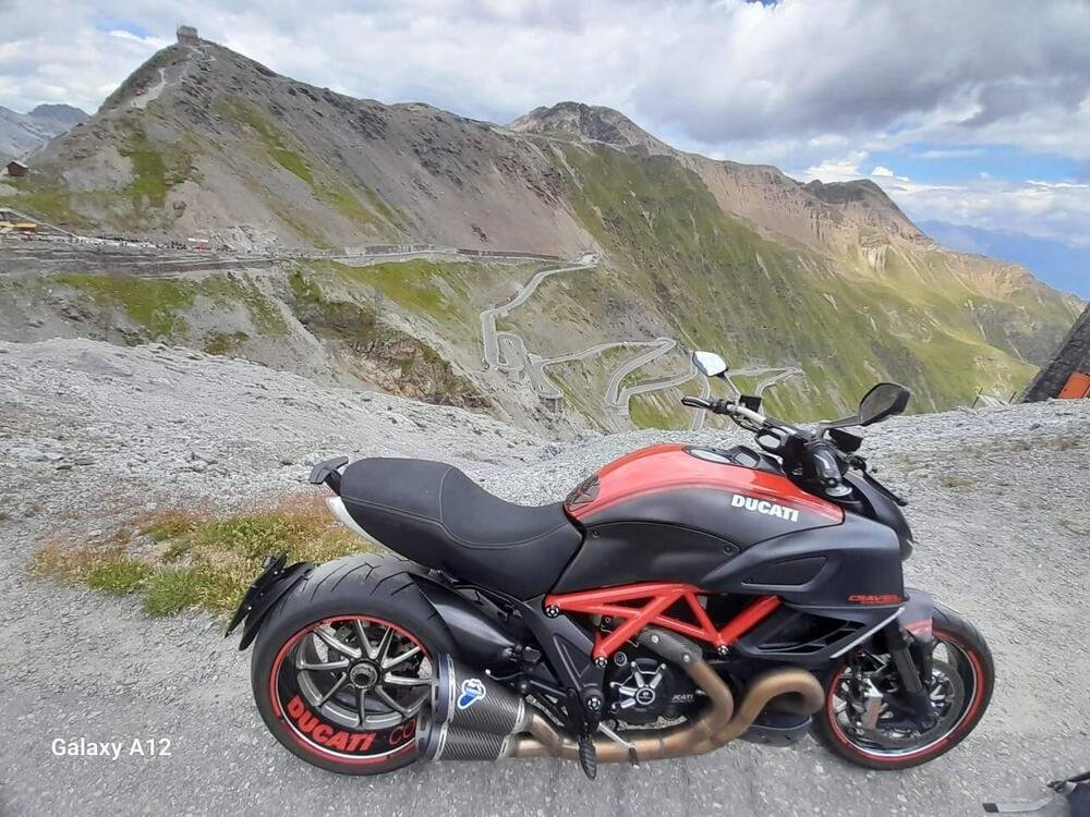 Ducati Diavel 1200 Carbon (2010 - 13) (4)