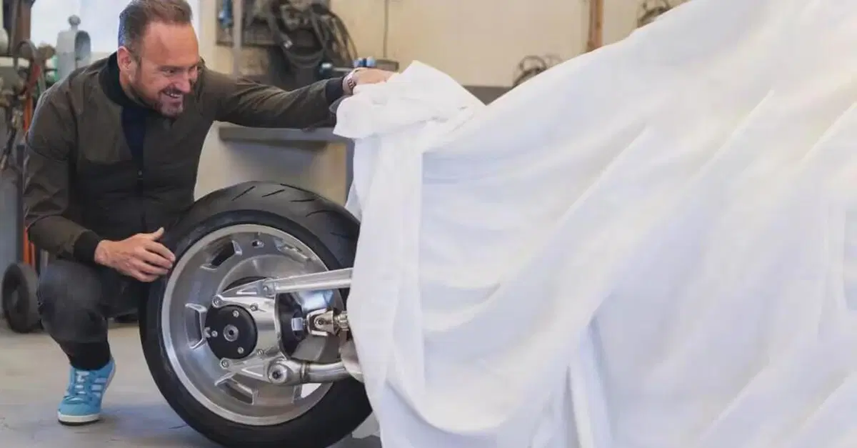 In arrivo una roadster su base R 18? Sicuramente "qualcosa di grosso", parola di Markus Flasch