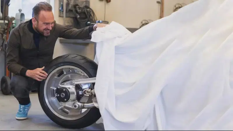 In arrivo una roadster su base R 18? Sicuramente "qualcosa di grosso", parola di Markus Flasch