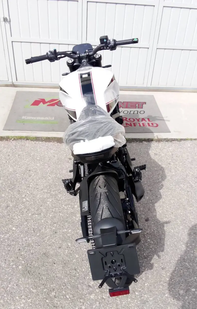 Moto Morini SEIEMMEZZO STR (2022 - 26) (6)