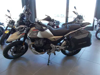 Moto Guzzi V85 TT Travel (2024 - 26) nuova