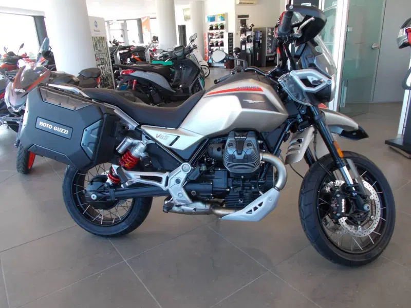 Moto Guzzi V85 TT Travel (2024 - 26) (5)