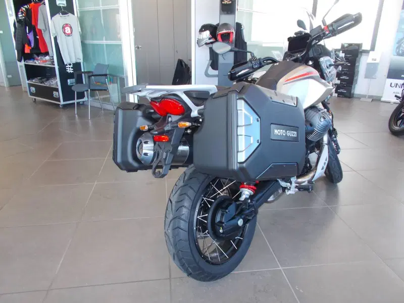 Moto Guzzi V85 TT Travel (2024 - 26) (6)