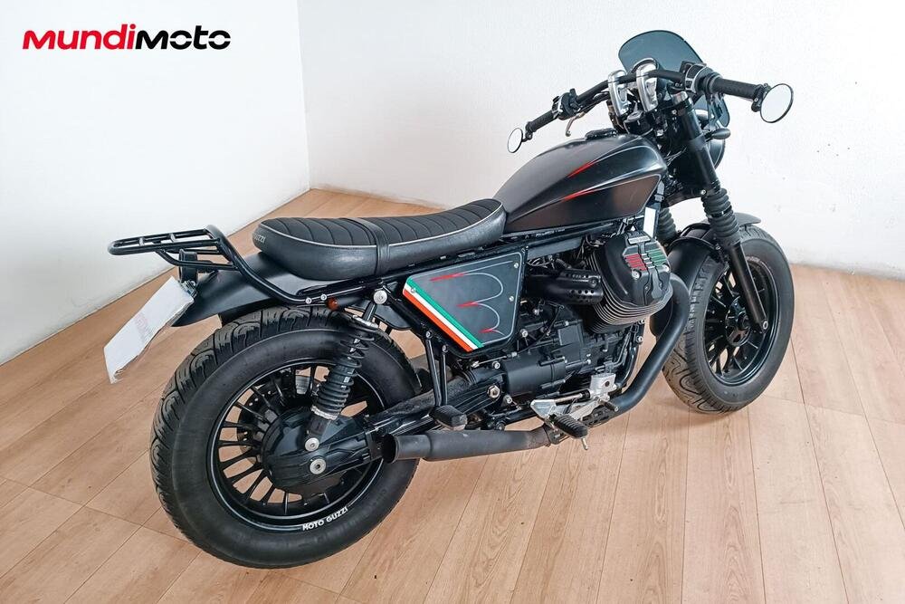 Moto Guzzi V9 Bobber Sport (2019 - 20) (3)