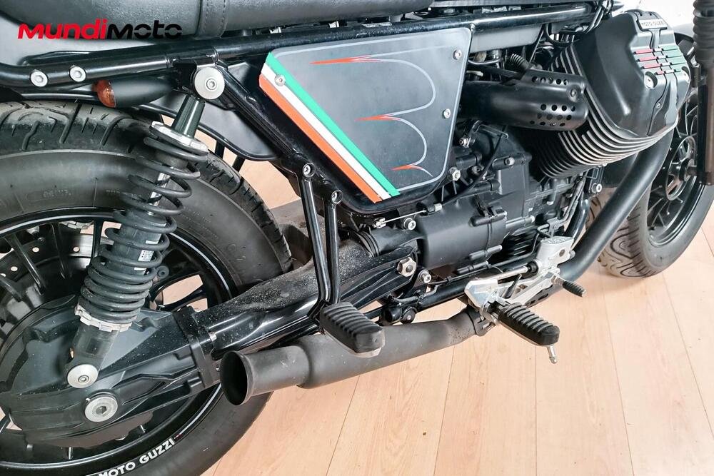 Moto Guzzi V9 Bobber Sport (2019 - 20) (4)