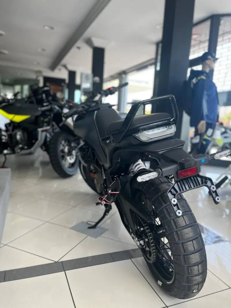 Husqvarna Svartpilen 125 (2024 - 26) (4)