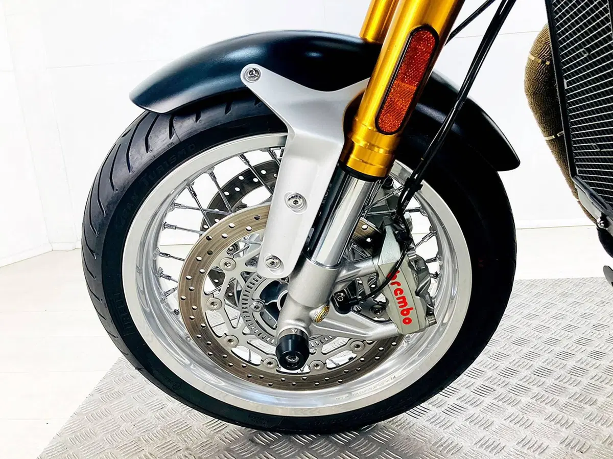 Triumph Thruxton 1200 R (2017 - 20) (16)