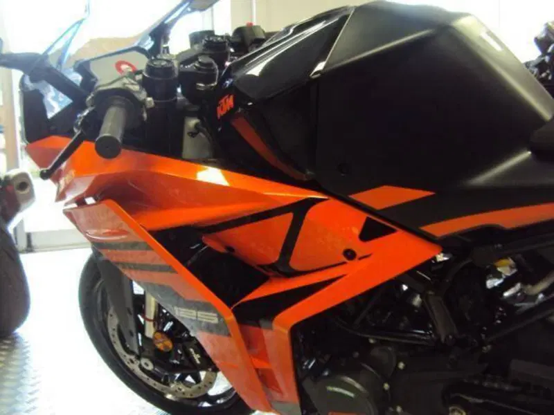 KTM RC 125 (2022 - 26) (4)
