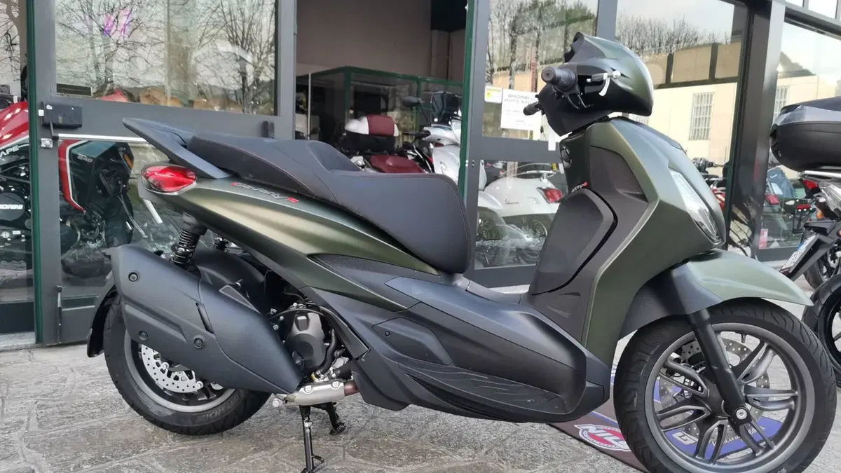 Piaggio Beverly 400 S (2025 - 26) (2)