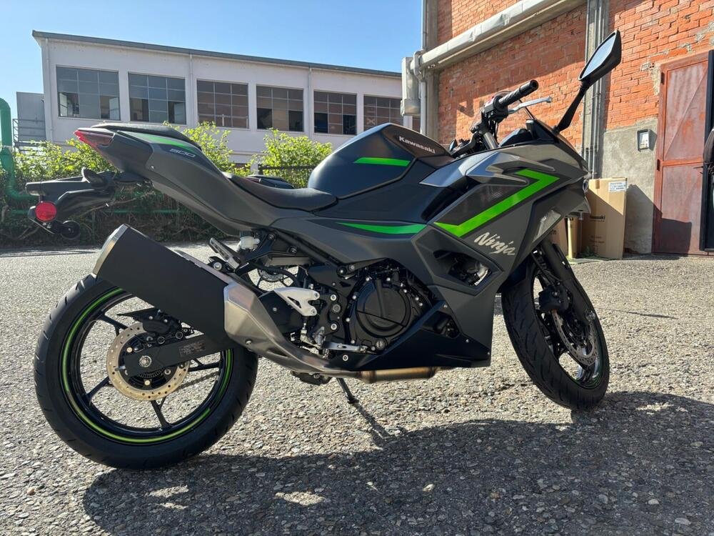 Kawasaki Ninja 500 SE (2024)
