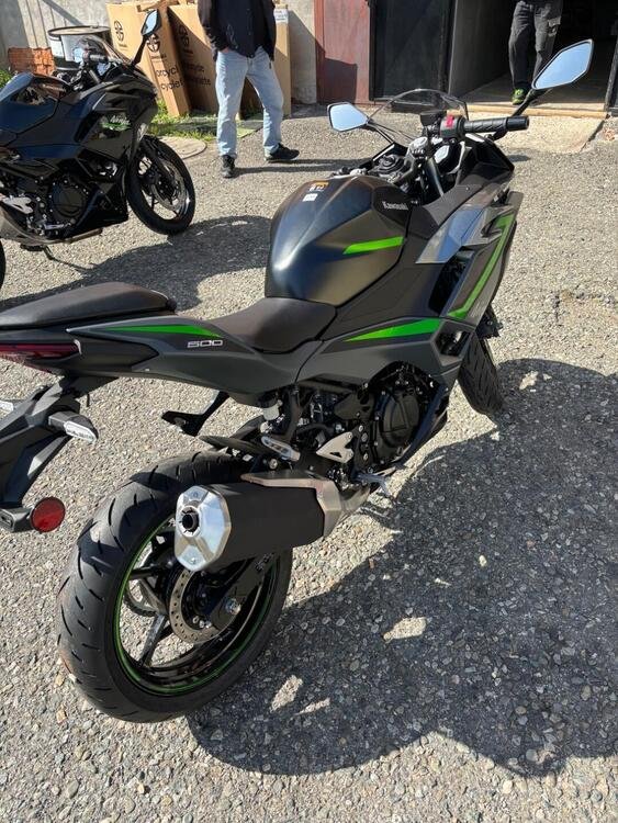 Kawasaki Ninja 500 SE (2024) (3)