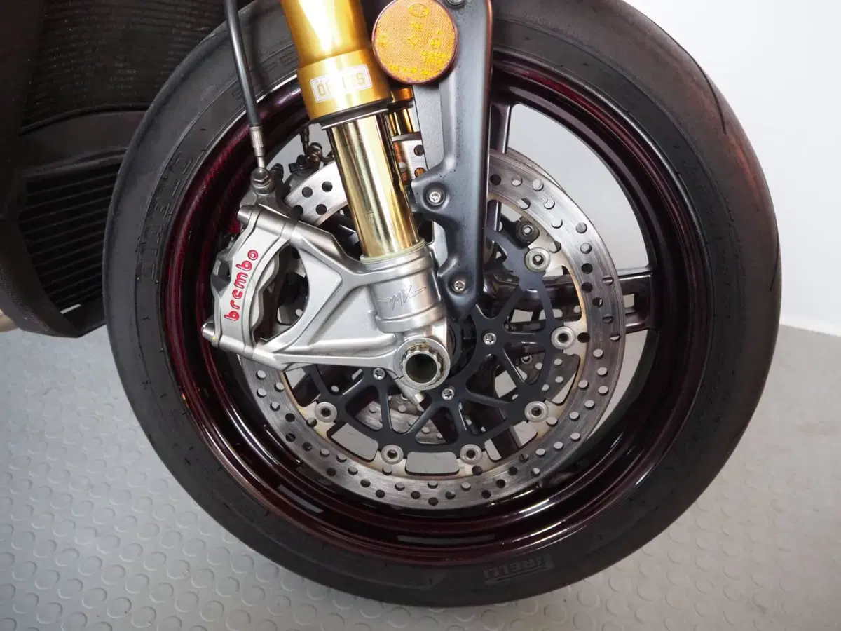 MV Agusta Brutale 1000 Serie Oro (2019 - 20) (3)