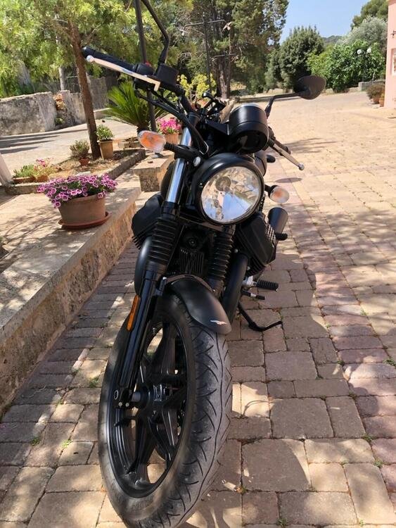 Moto Guzzi V7 III Stone (2017 - 20) (4)