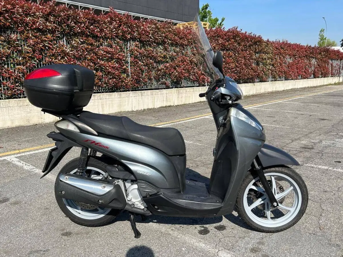 Honda SH 300 i (2006 - 10) (2)