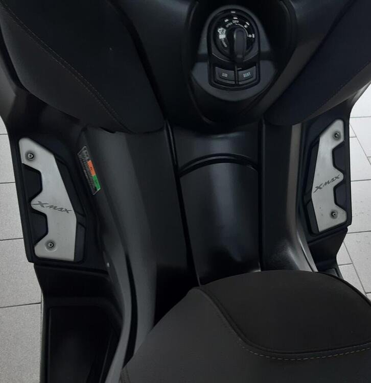 Yamaha X-Max 300 Tech Max (2021 - 24) (5)