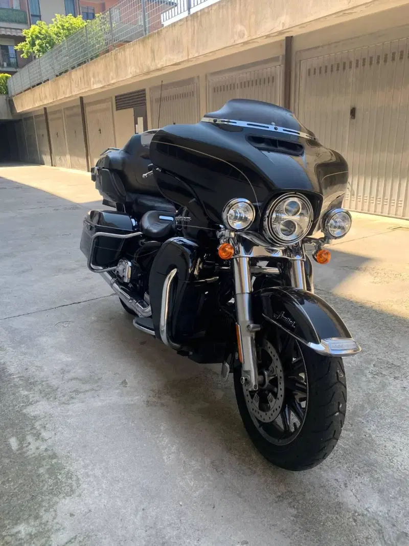 Harley-Davidson 107 Electra Glide Ultra Limited (2017 - 18) - FLHTK (3)