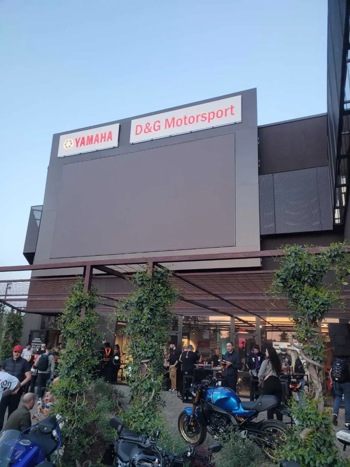 MT-09 Night, grande successo da Yamaha D&G  (2)