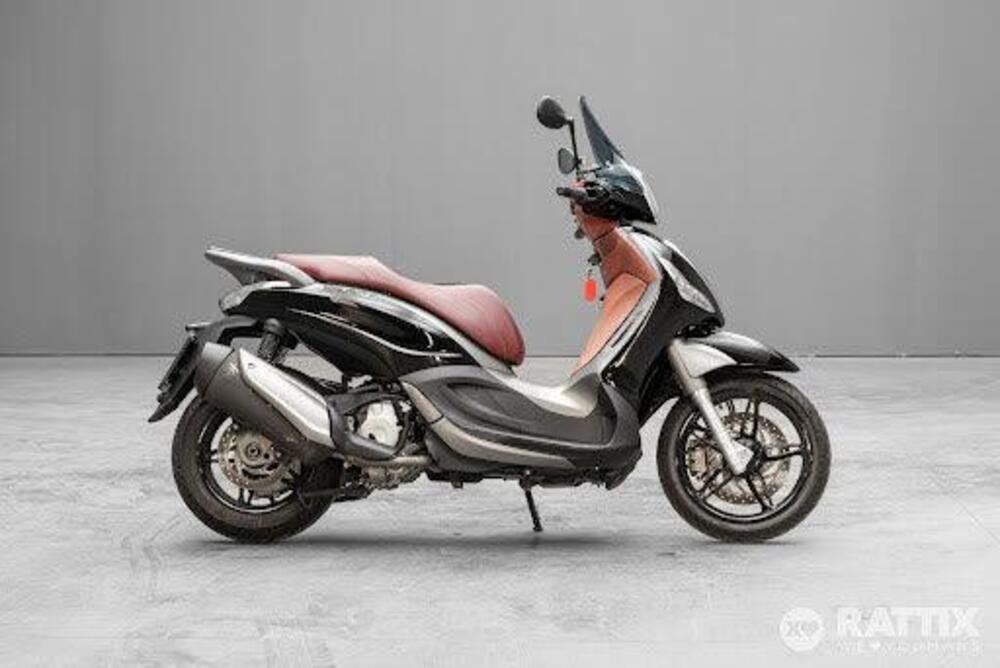 Piaggio Beverly 350 SportTouring ie ABS (2011 - 17) (4)