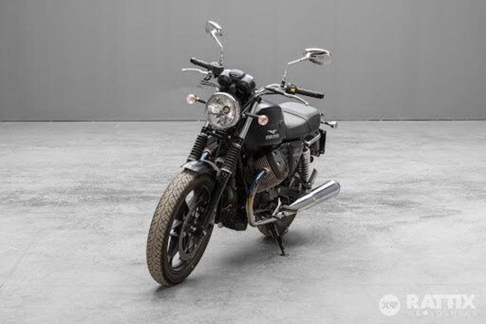Moto Guzzi V7 Stone (2012 - 15) (2)