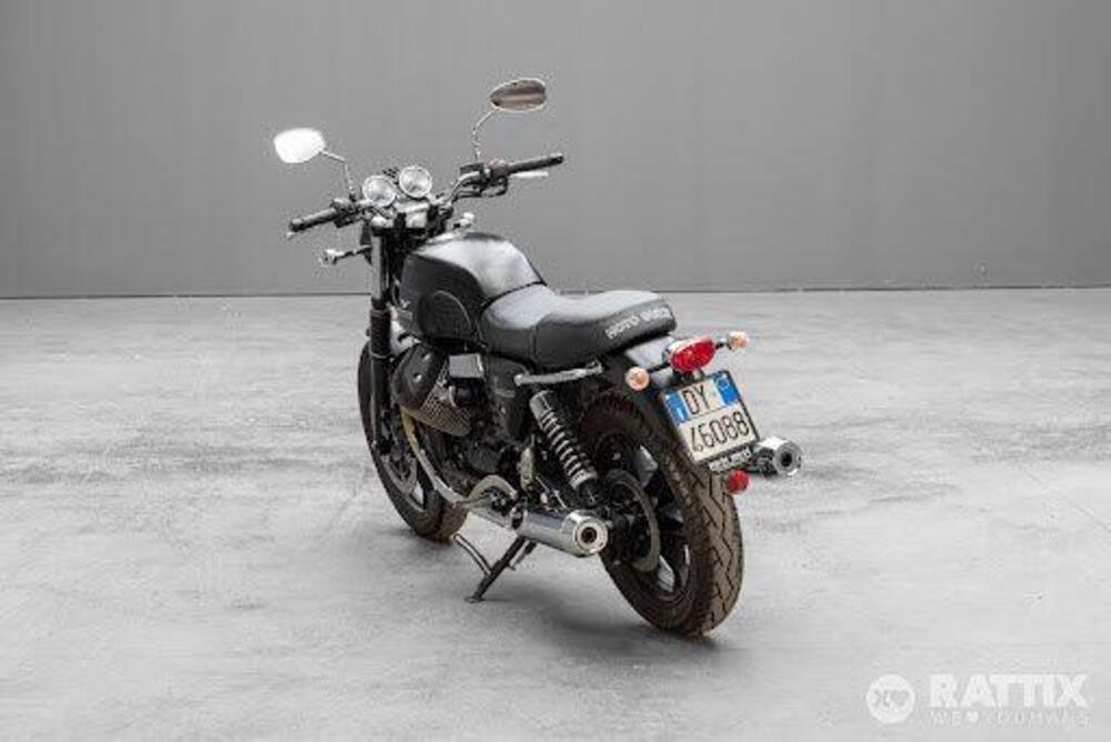 Moto Guzzi V7 Stone (2012 - 15) (5)
