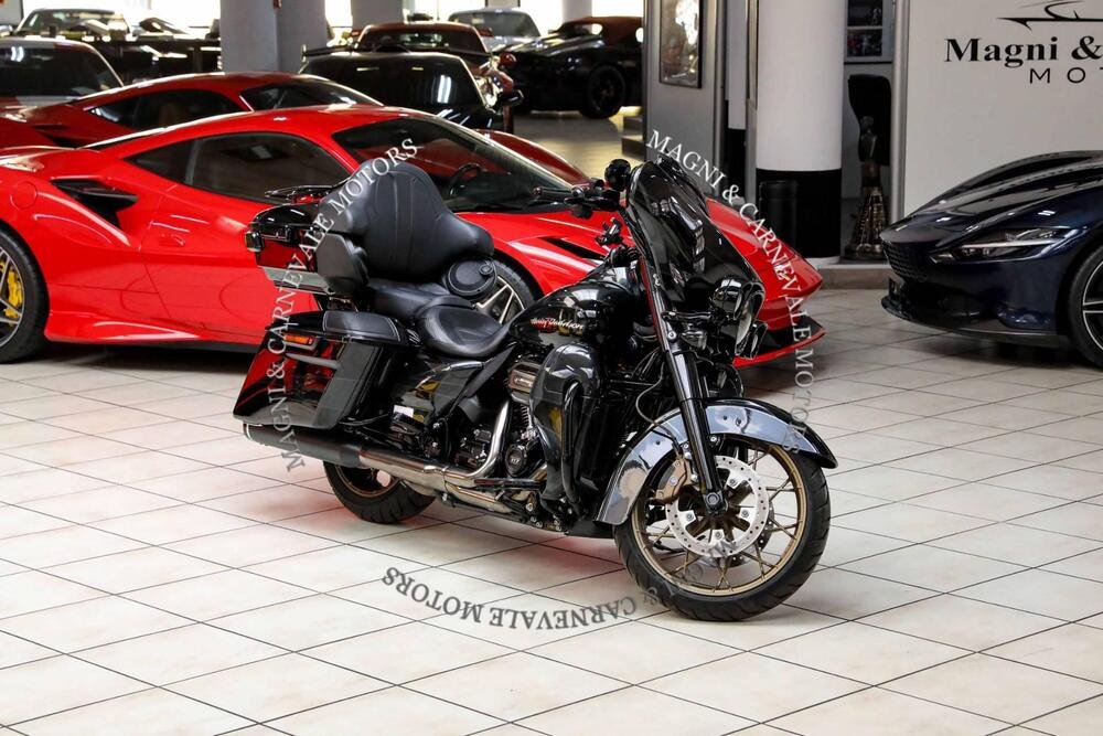 Harley-Davidson 1800 Street Glide (2016 - 17) - FLHXSE (2)