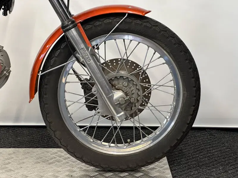 Ducati 750 GT (9)