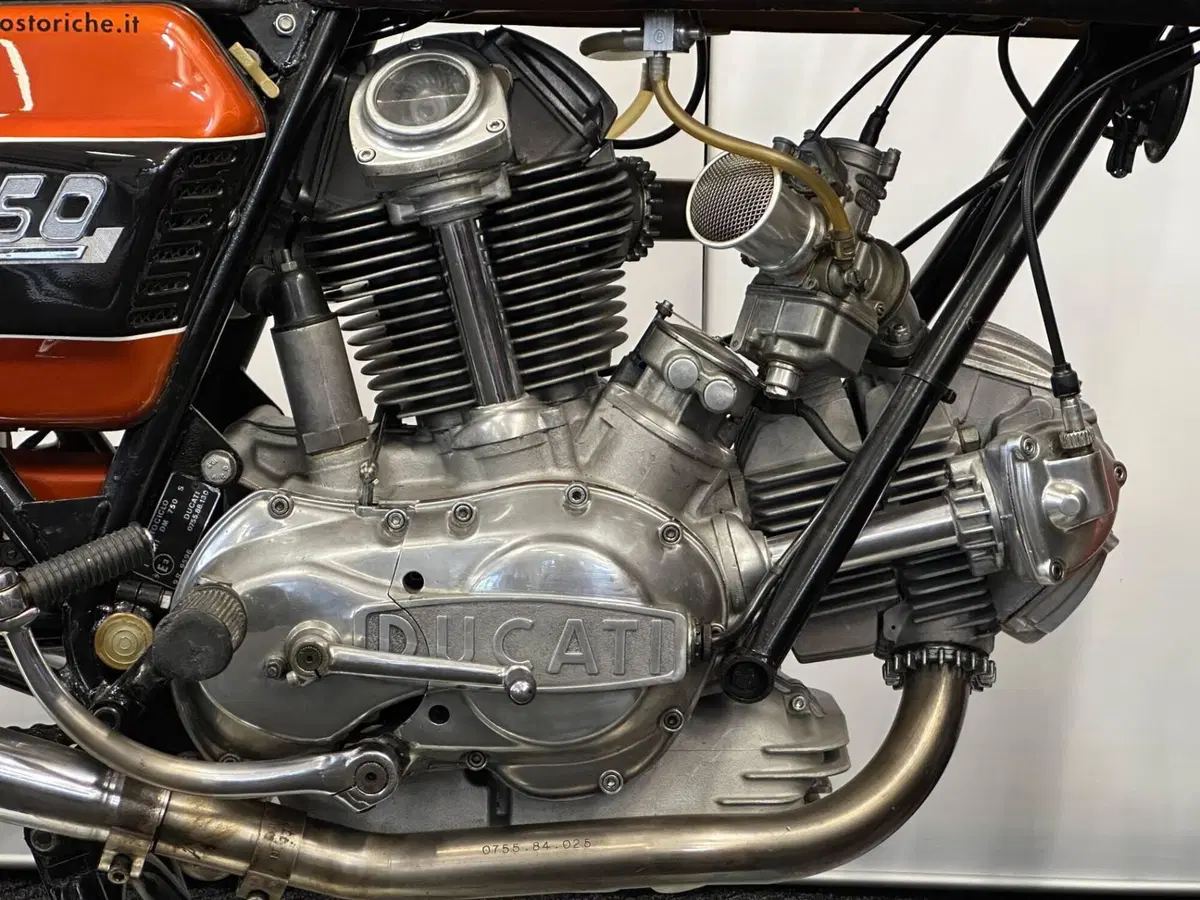 Ducati 750 GT (8)
