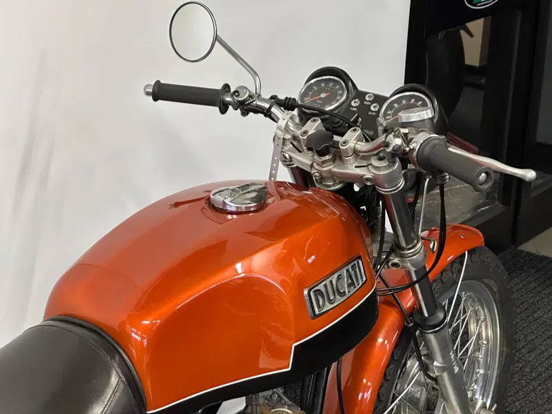 Ducati 750 GT (18)