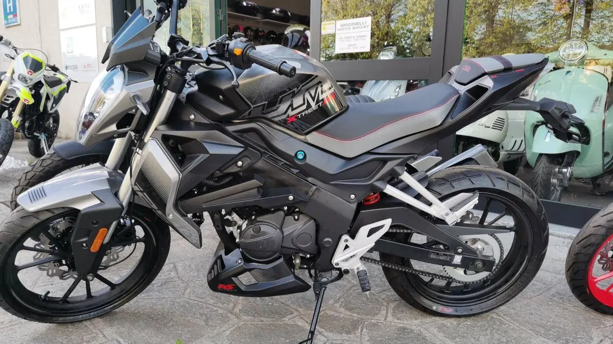 Um Italia Xtreet RS 125 (2023 - 26) (2)