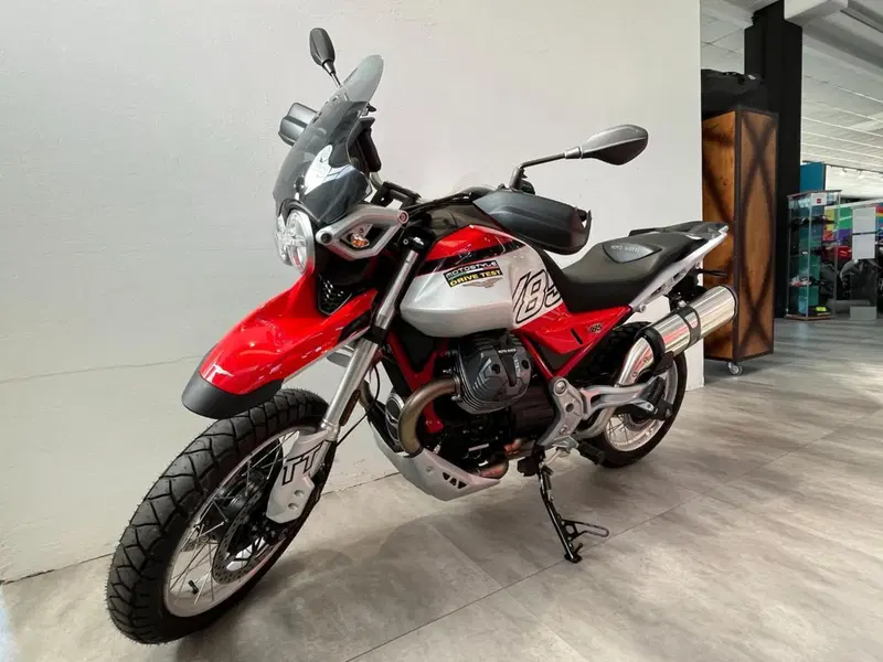 Moto Guzzi V85 TT (2024 - 26) (4)