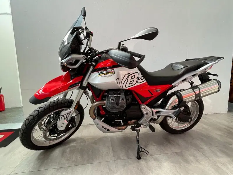 Moto Guzzi V85 TT (2024 - 26) (2)