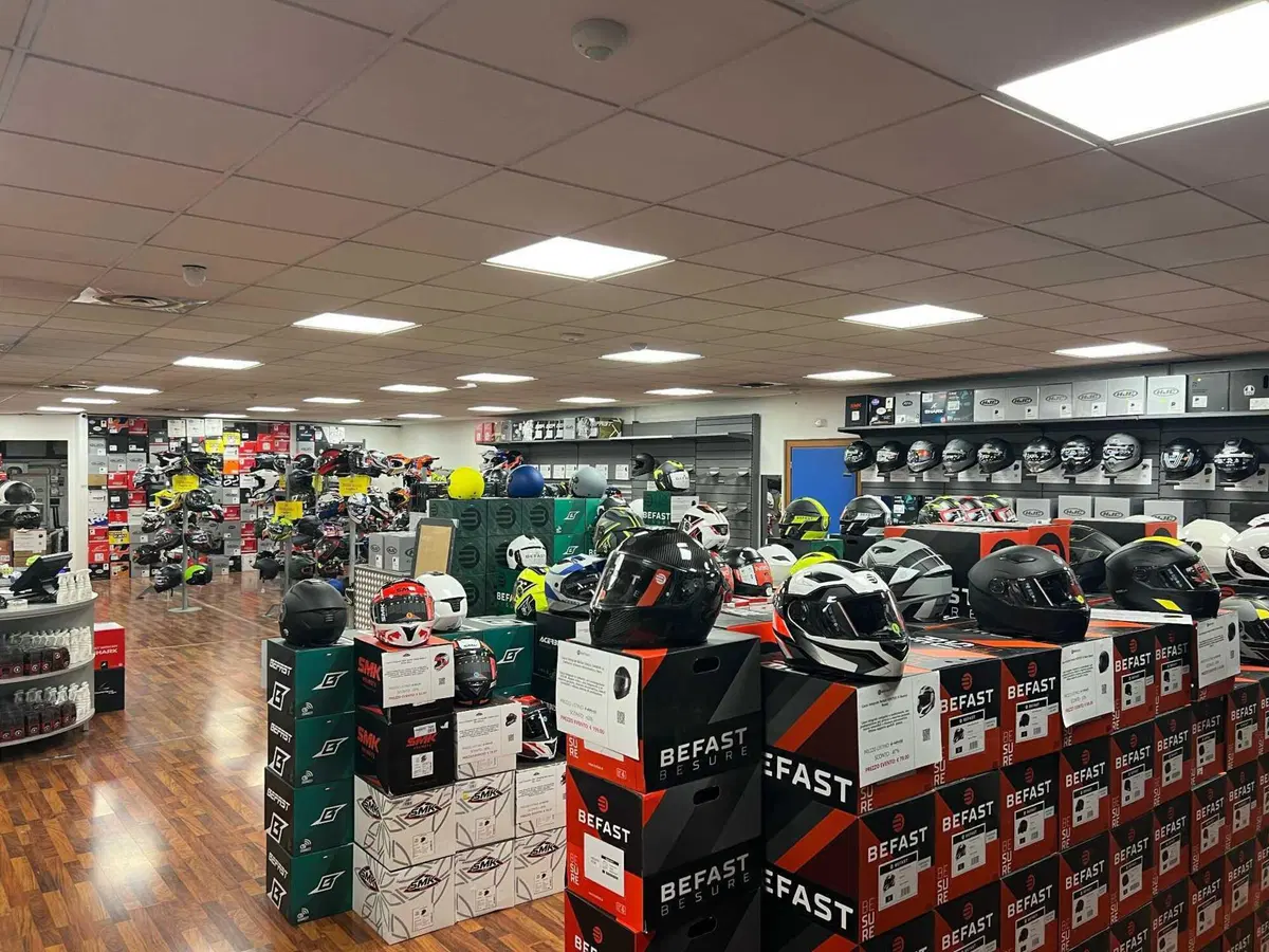 Motoabbigliamento: il Temporary Store di Monza (2)