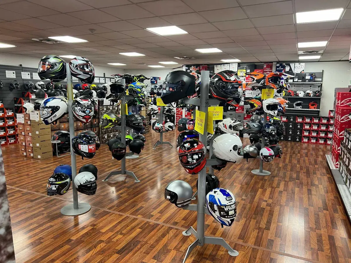 Motoabbigliamento: il Temporary Store di Monza (3)