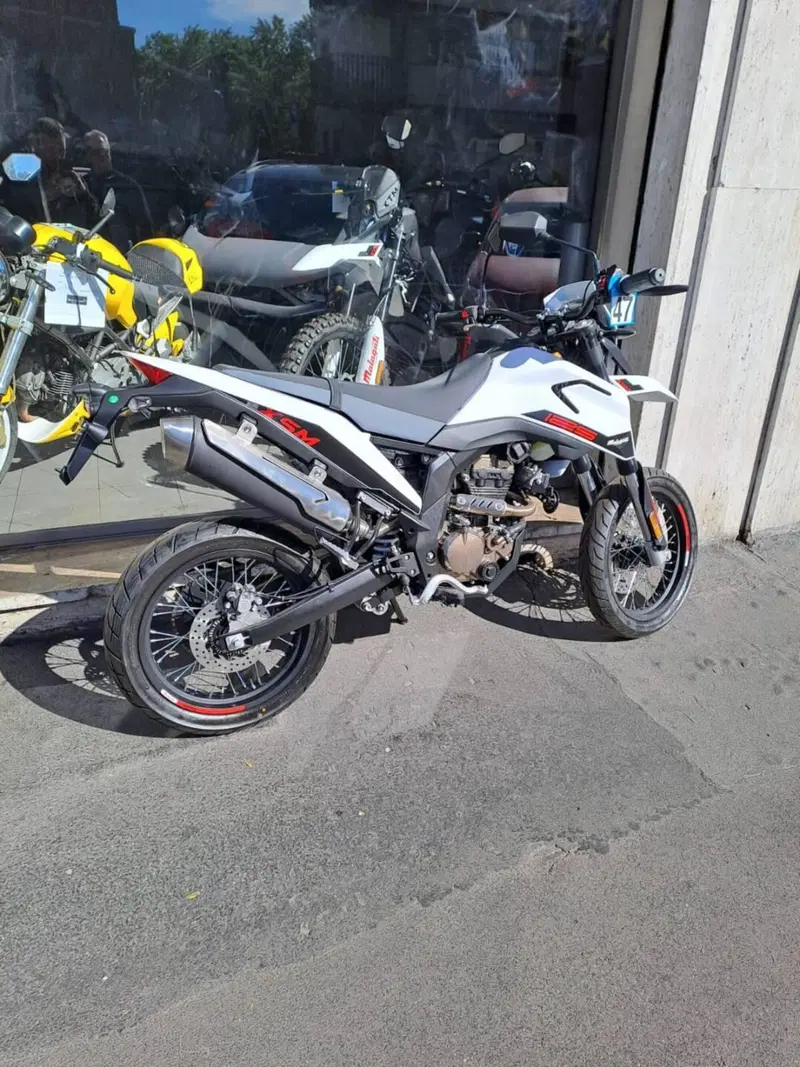 Malaguti XSM 125 (2021 - 26) (4)