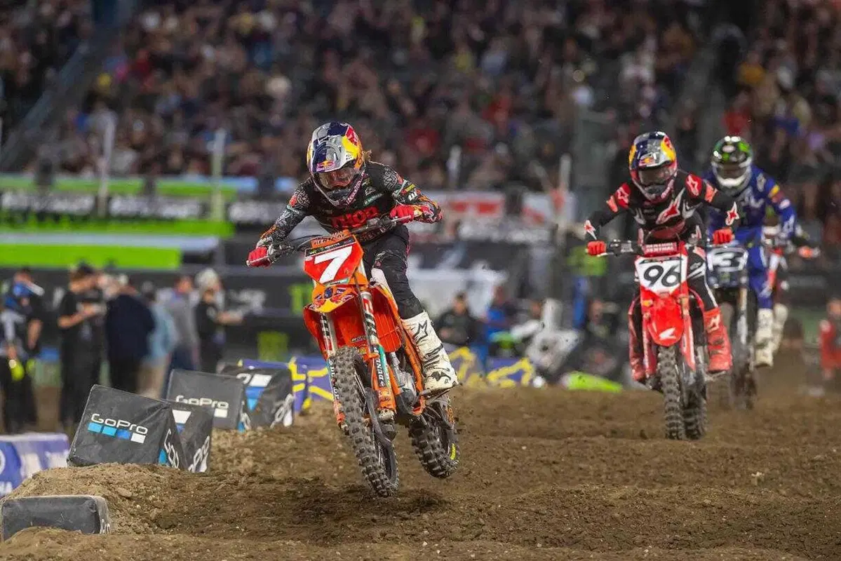 Aaron Plessinger out! (2)