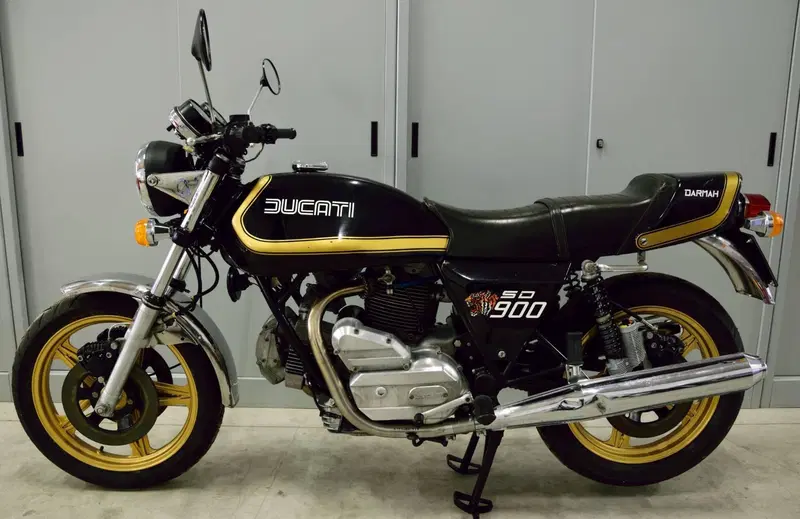 Ducati  900 Darmah (2)