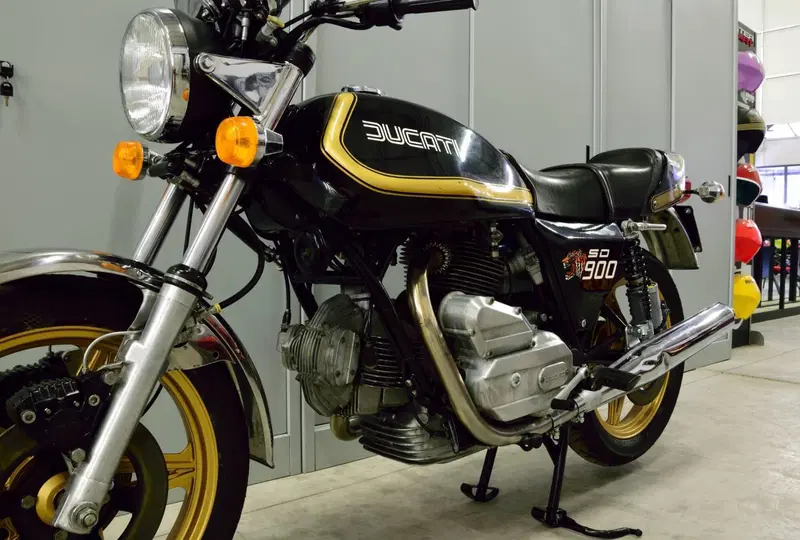 Ducati  900 Darmah (3)