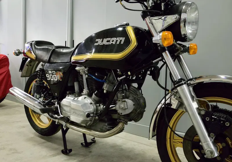 Ducati  900 Darmah (4)