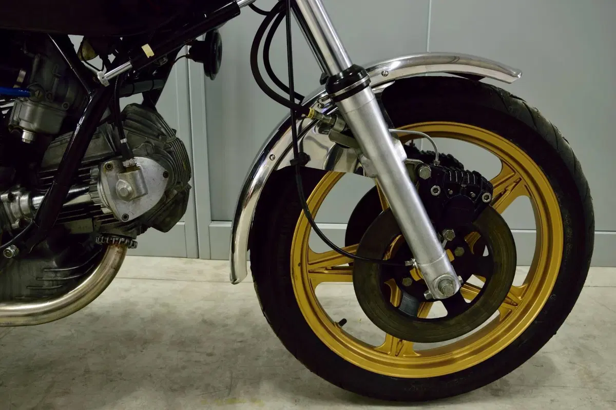 Ducati  900 Darmah (12)