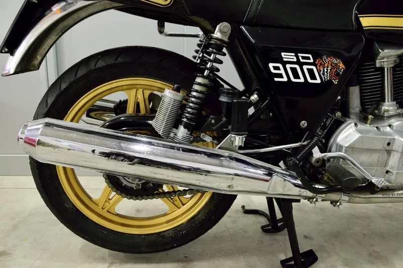 Ducati  900 Darmah (14)