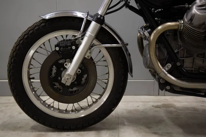 Moto Guzzi V 750 S (7)
